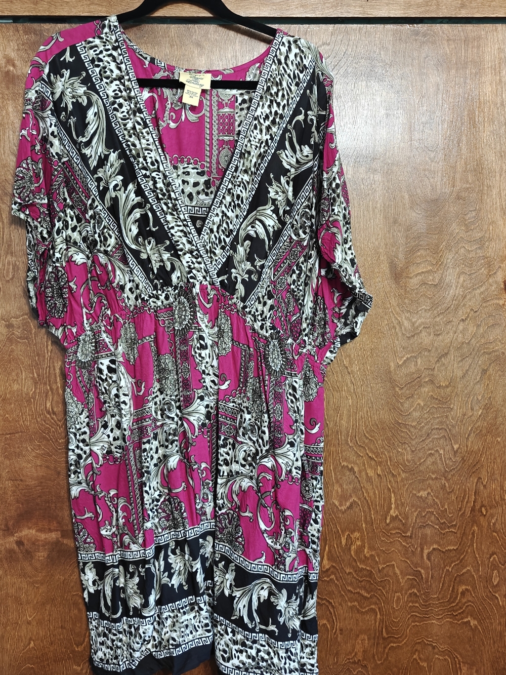Vintage Women's Fuchsia and Black Print V-Neck Tunic Dress